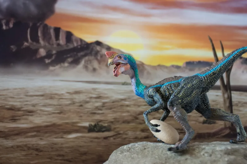 The Mystery of Oviraptor Incubation Solved: New Study Reveals Bird-Like Dinosaurs Co-Incubated Eggs with Environmental Heat