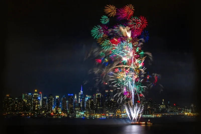 Mastering the Art of Fireworks Photography Five Advanced Techniques for Professional Results