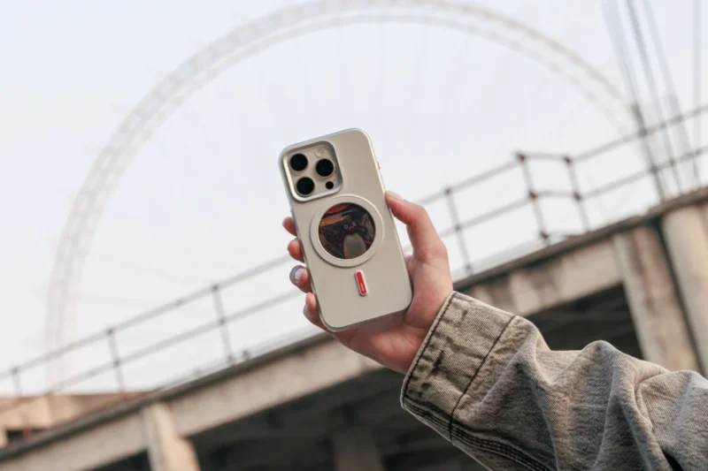 The Xtrem Inno Smartphone Case Brings Customizable E-Ink Display Technology to the iPhone 17 and Beyond